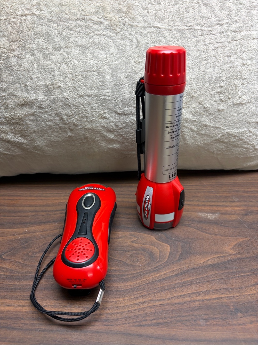 Energizer WeatherReady Emergency Radio Hand Crank &Multi-Battery Flash Light